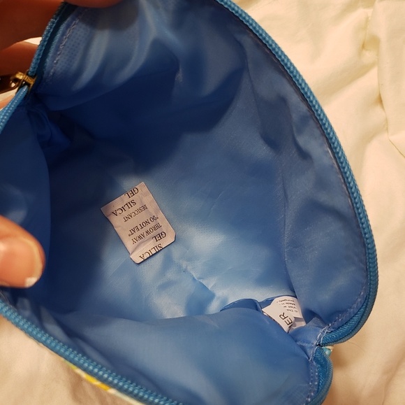 Disney loungefly Stitch (lilo & stitch) makeup bag - Picture 7 of 7